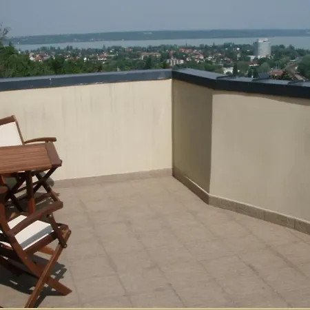 Balatonalmadi, Matyas Kiraly Nyaralo
